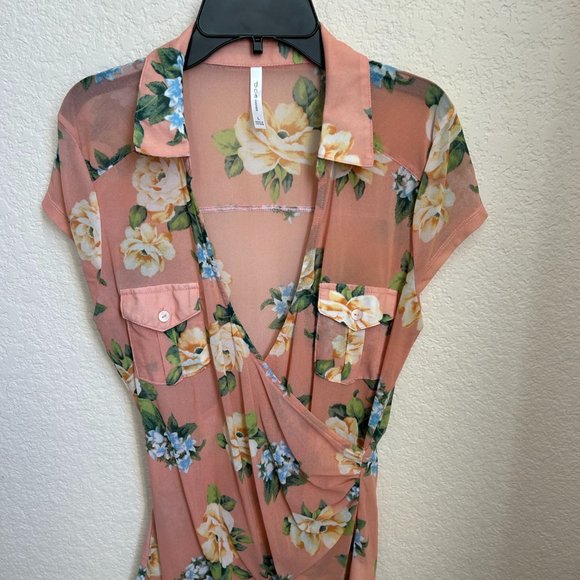 DNA couture Tops - DNA Couture - Sheer floral wrap top with short sleeves and collar, Size Large.